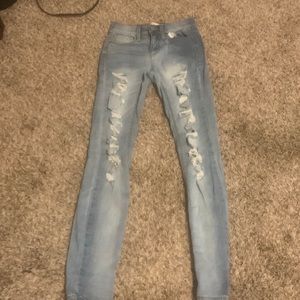 ripped jeans low rise